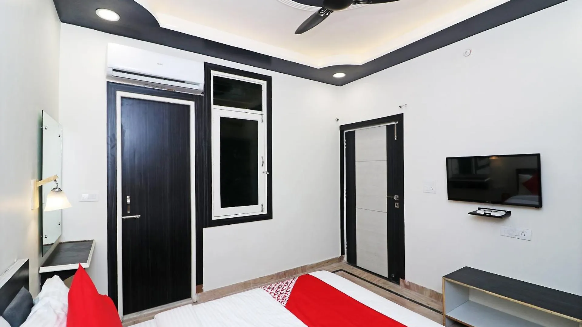 Hotel O Town House Agra