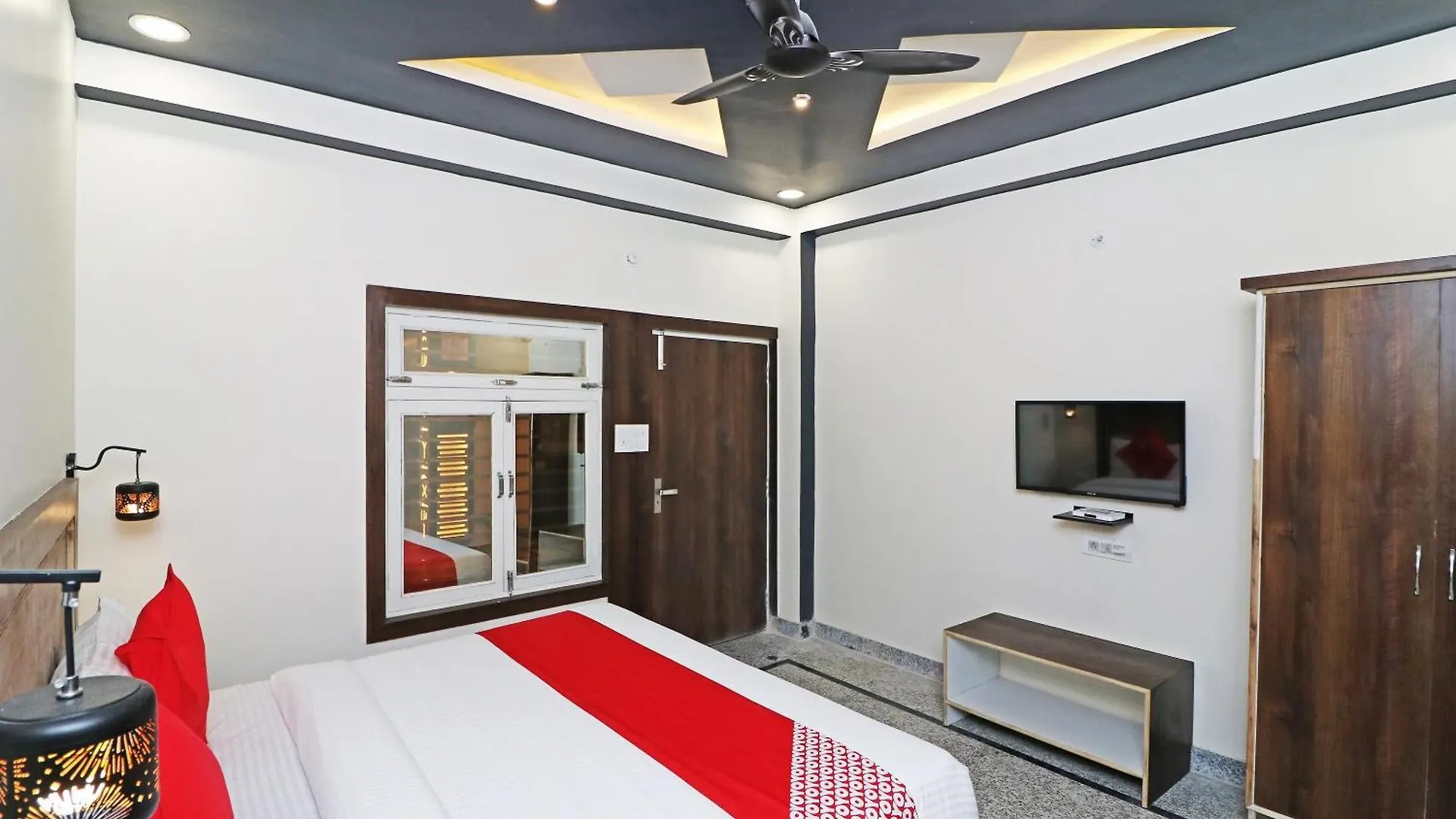 Hotel O Town House Agra   Agra (Uttar Pradesh)