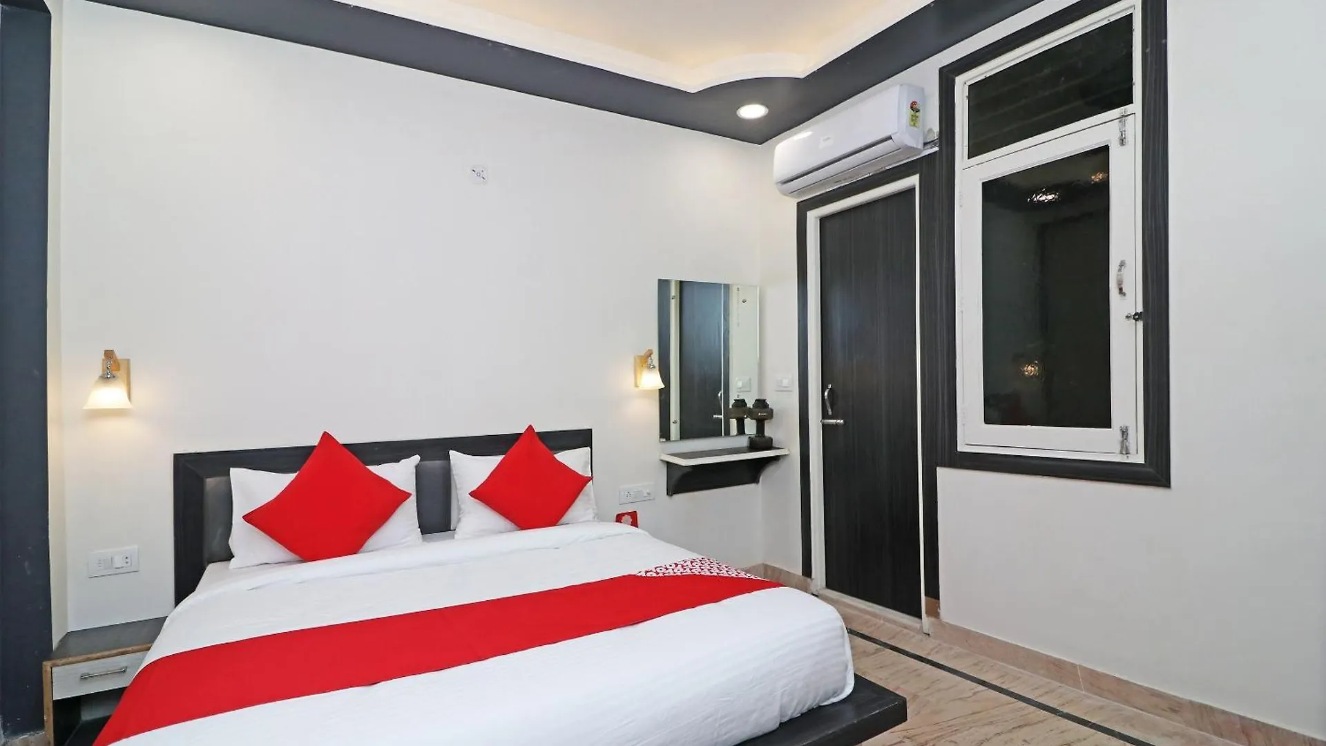 Hotel O Town House Agra