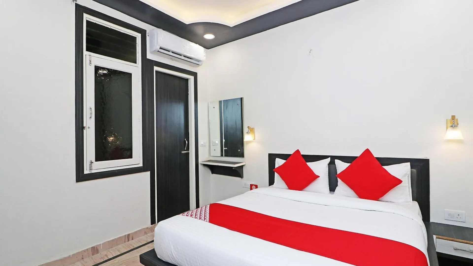 Hotel O Town House Agra   Agra (Uttar Pradesh)